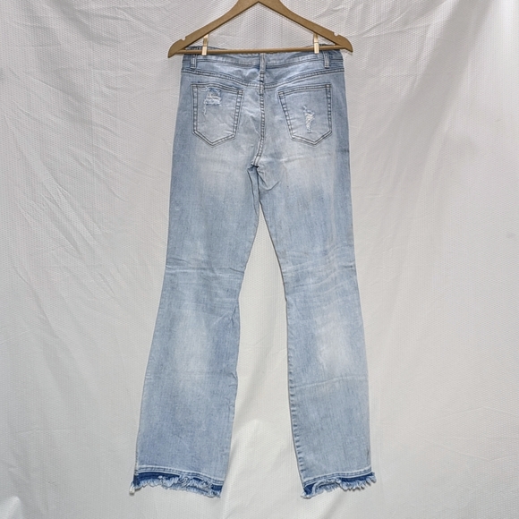 Twelve by Twelve Distressed La Hoya Light Wash Flare Jeans - 28 - Picture 3 of 10